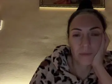 Elena1983  live sex cam