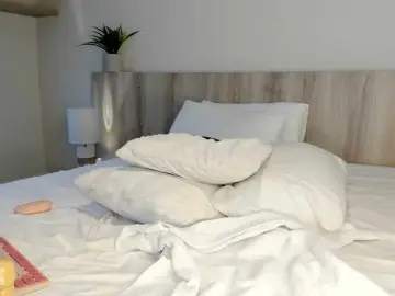 Cinnamon-Lips  live sex cam