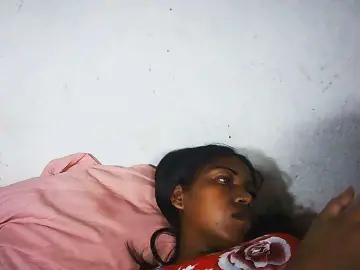 Honey699  live sex cam