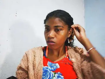 Honey699  live sex cam