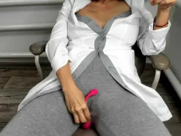 Miss-s  live sex cam