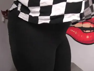 NikkiWild  live sex cam