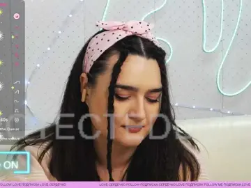 WickedButShy  live sex cam