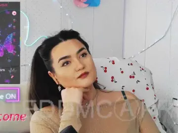 WickedButShy  live sex cam