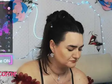 WickedButShy  live sex cam