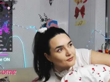 WickedButShy  live sex cam