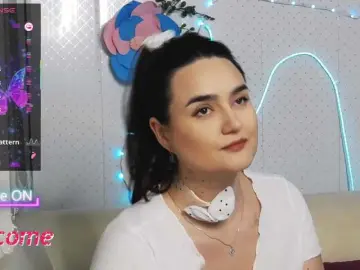 WickedButShy  live sex cam