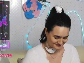 WickedButShy  live sex cam