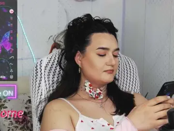 WickedButShy  live sex cam