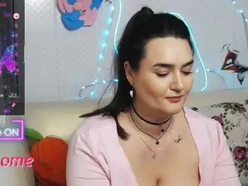 WickedButShy  live sex cam