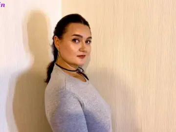 WickedButShy  live sex cam