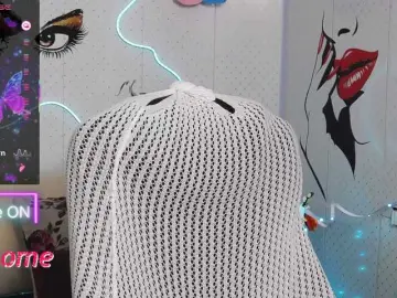 WickedButShy  live sex cam