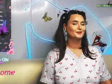 WickedButShy  live sex cam