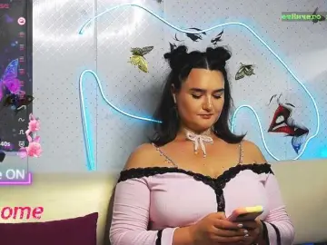 WickedButShy  live sex cam