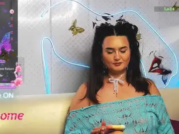 WickedButShy  live sex cam