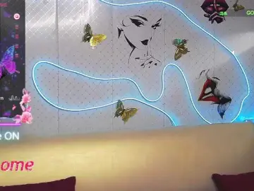 WickedButShy  live sex cam