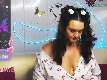 WickedButShy  live sex cam