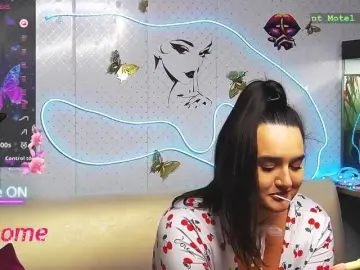 WickedButShy  live sex cam