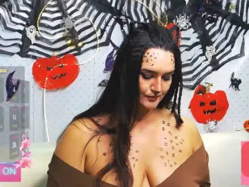 WickedButShy  live sex cam