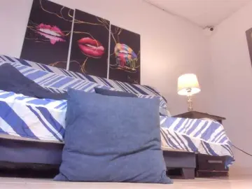 Yiovanna  live sex cam