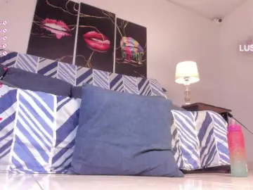 Yiovanna  live sex cam