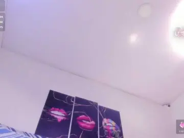 Yiovanna  live sex cam