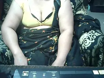 Indianbhabhimilf40  live sex cam