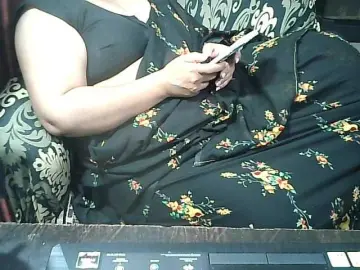 Indianbhabhimilf40  live sex cam