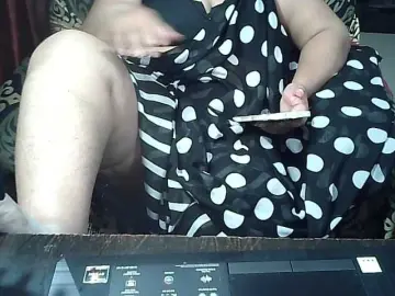 Indianbhabhimilf40  live sex cam