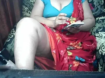 Indianbhabhimilf40  live sex cam