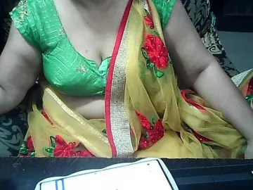 Indianbhabhimilf40  live sex cam