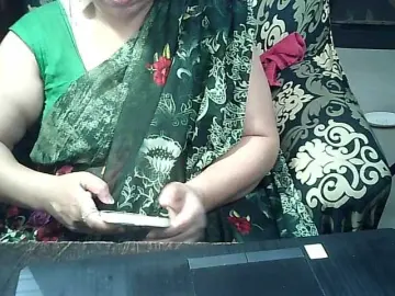 Indianbhabhimilf40  live sex cam