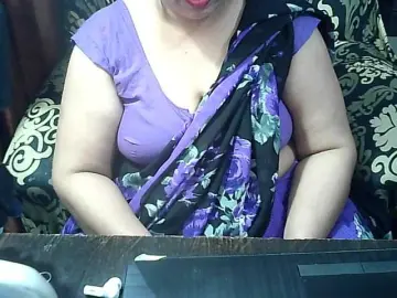 Indianbhabhimilf40  live sex cam