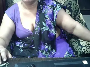 Indianbhabhimilf40  live sex cam