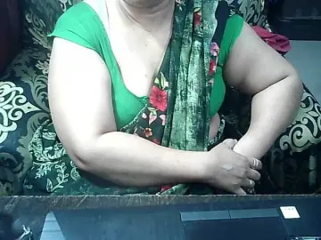 Indianbhabhimilf40  live sex cam