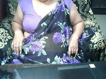 Indianbhabhimilf40  live sex cam