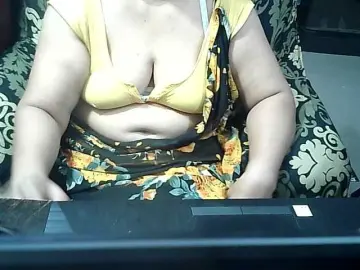 Indianbhabhimilf40  live sex cam