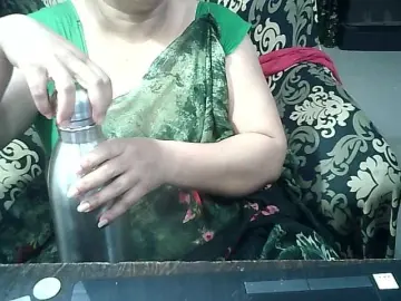 Indianbhabhimilf40  live sex cam