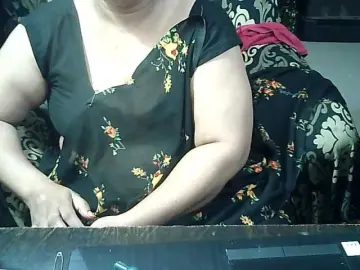 Indianbhabhimilf40  live sex cam