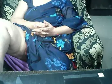 Indianbhabhimilf40  live sex cam