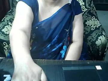 Indianbhabhimilf40  live sex cam