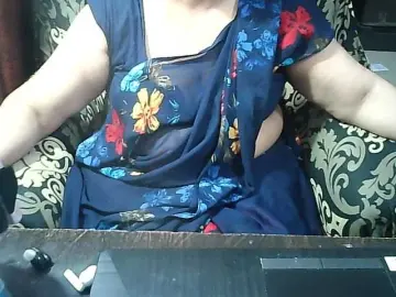 Indianbhabhimilf40  live sex cam