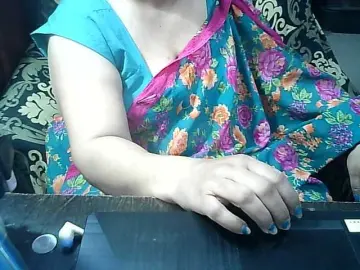 Indianbhabhimilf40  live sex cam