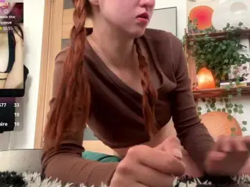 Cherrrylips  live sex cam