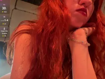 Cherrrylips  live sex cam