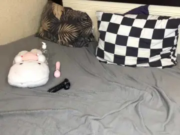 LilSilvian  live sex cam