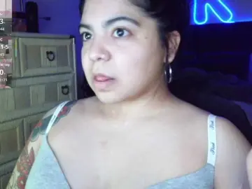 Kimmiakiss22  live sex cam