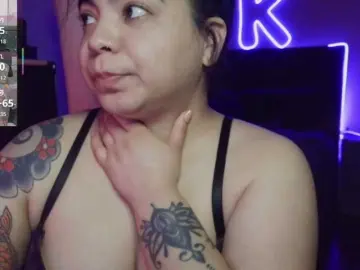 Kimmiakiss22  live sex cam