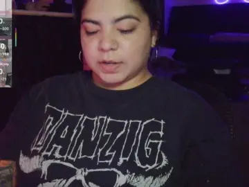 Kimmiakiss22  live sex cam