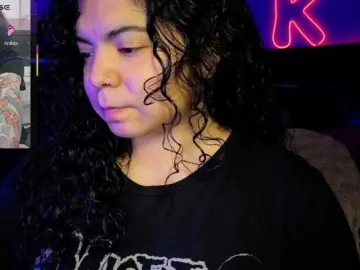 Kimmiakiss22  live sex cam